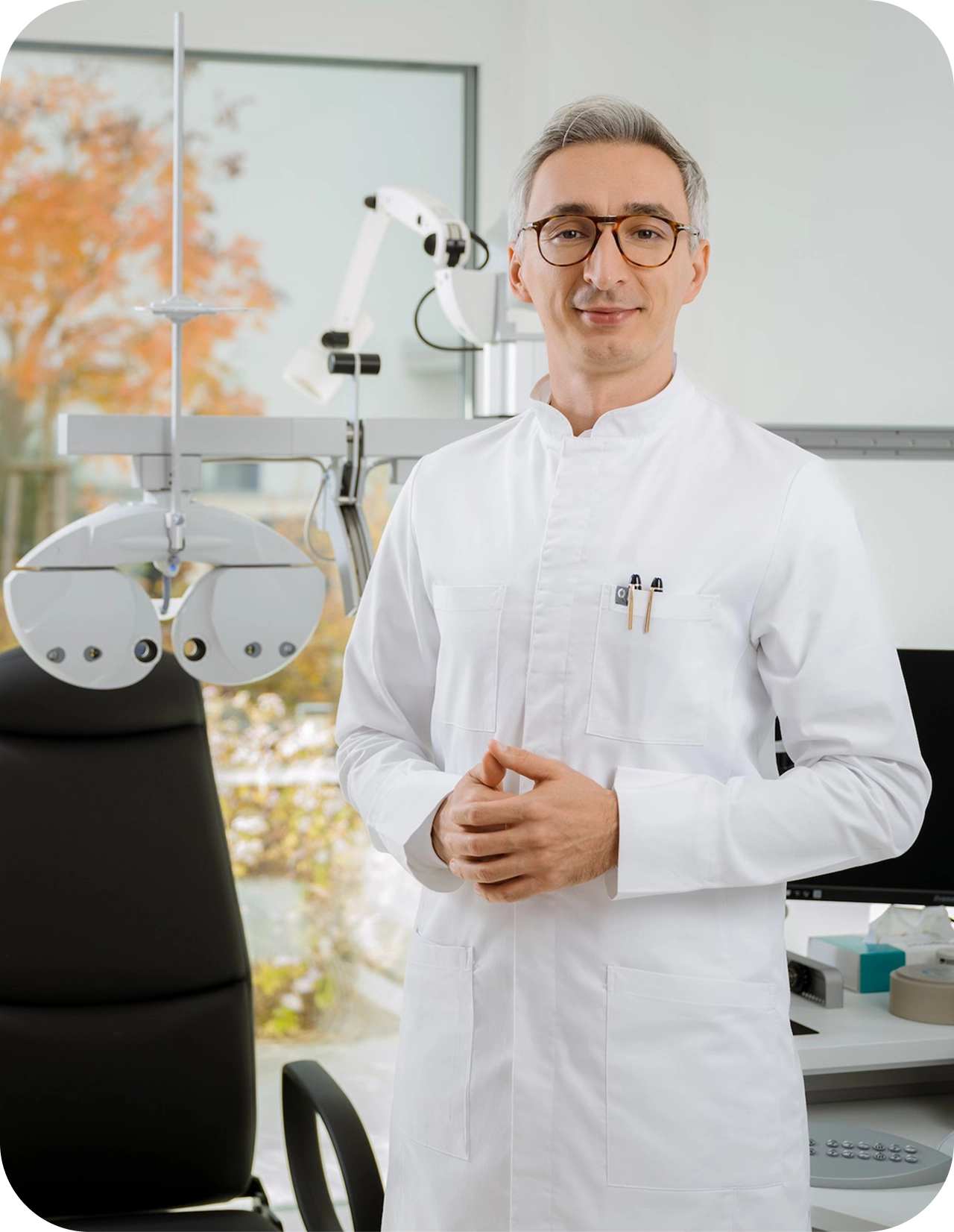 Dr. med. univ. Dumitru Lorand Pop in seiner Ordination